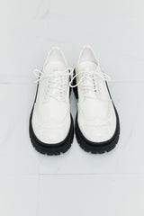 Lace-Up Round Neck Shoes